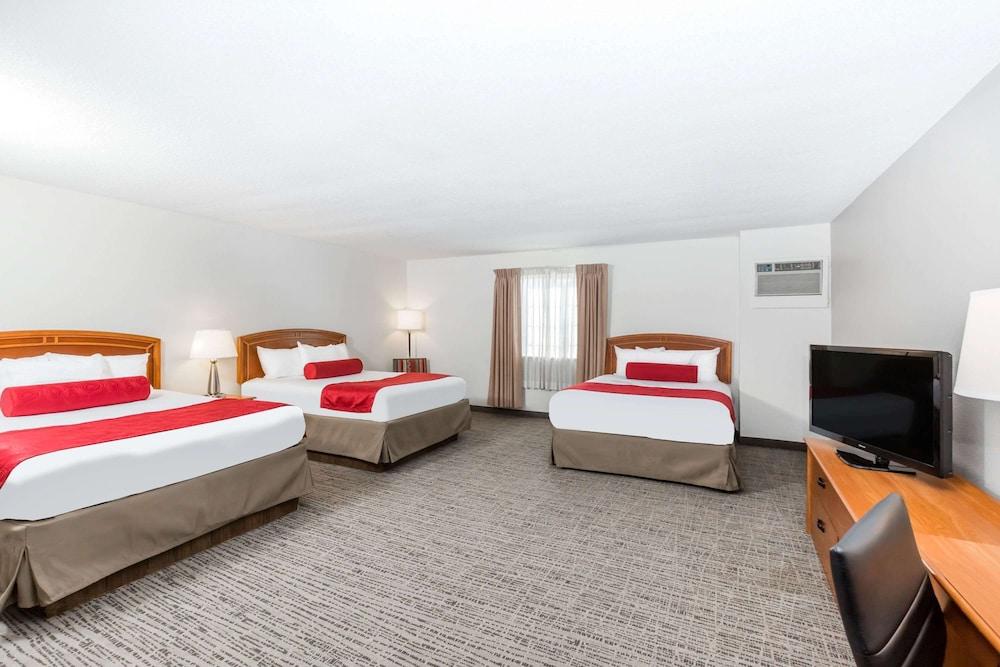 Wyndham Garden Hotel 3*