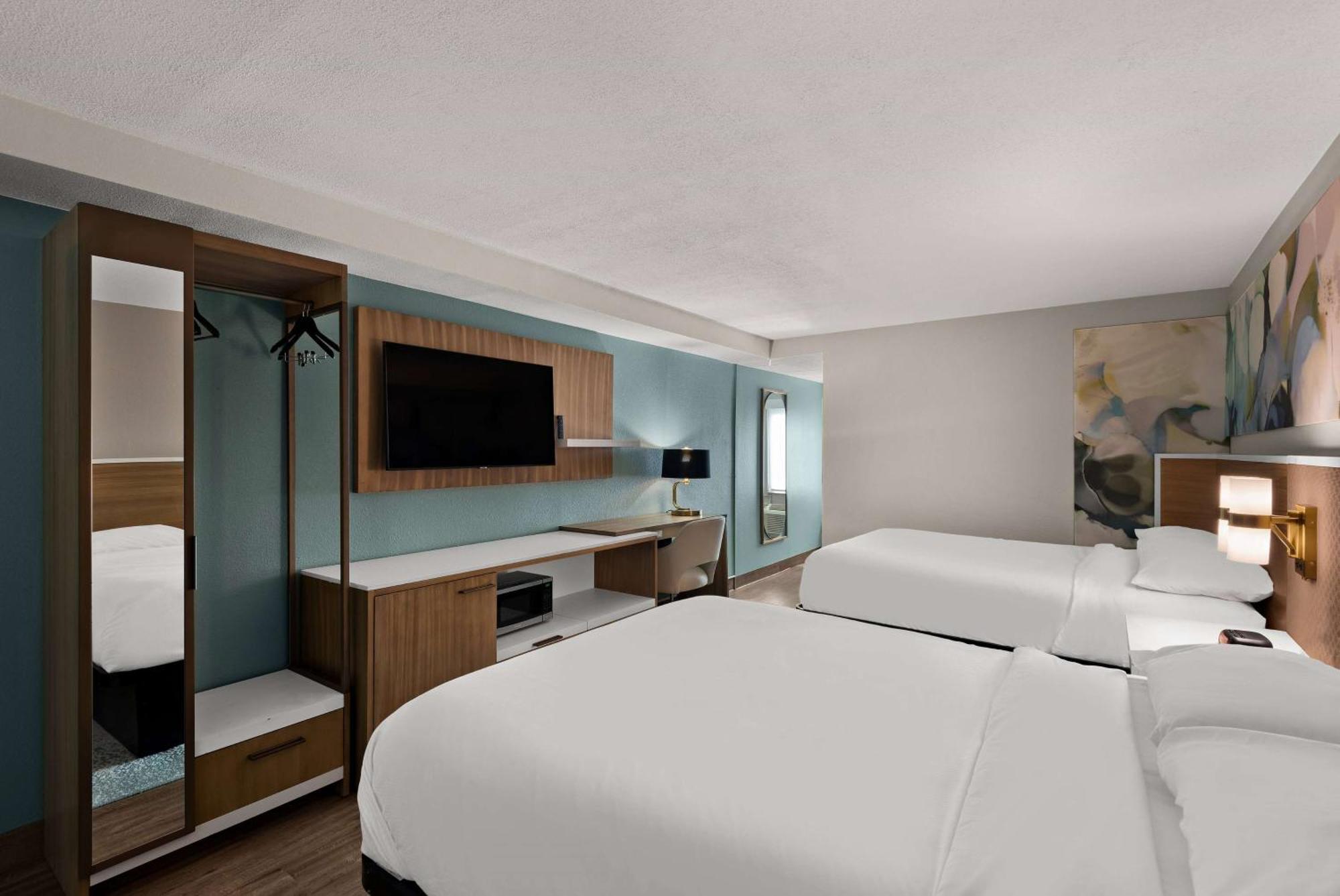 Wyndham Garden Hotel