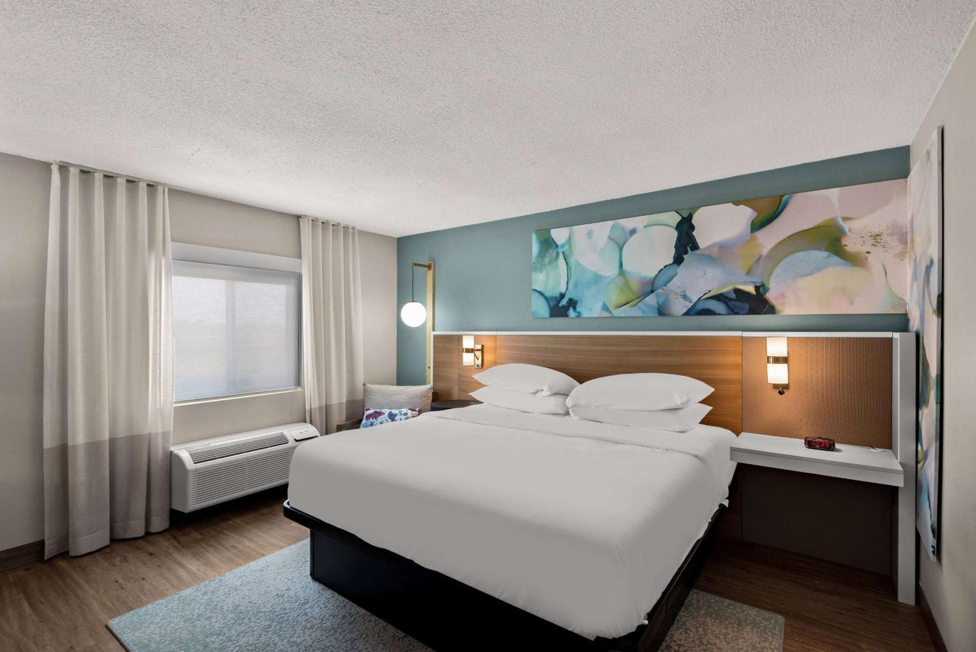 Wyndham Garden Hotel 3*