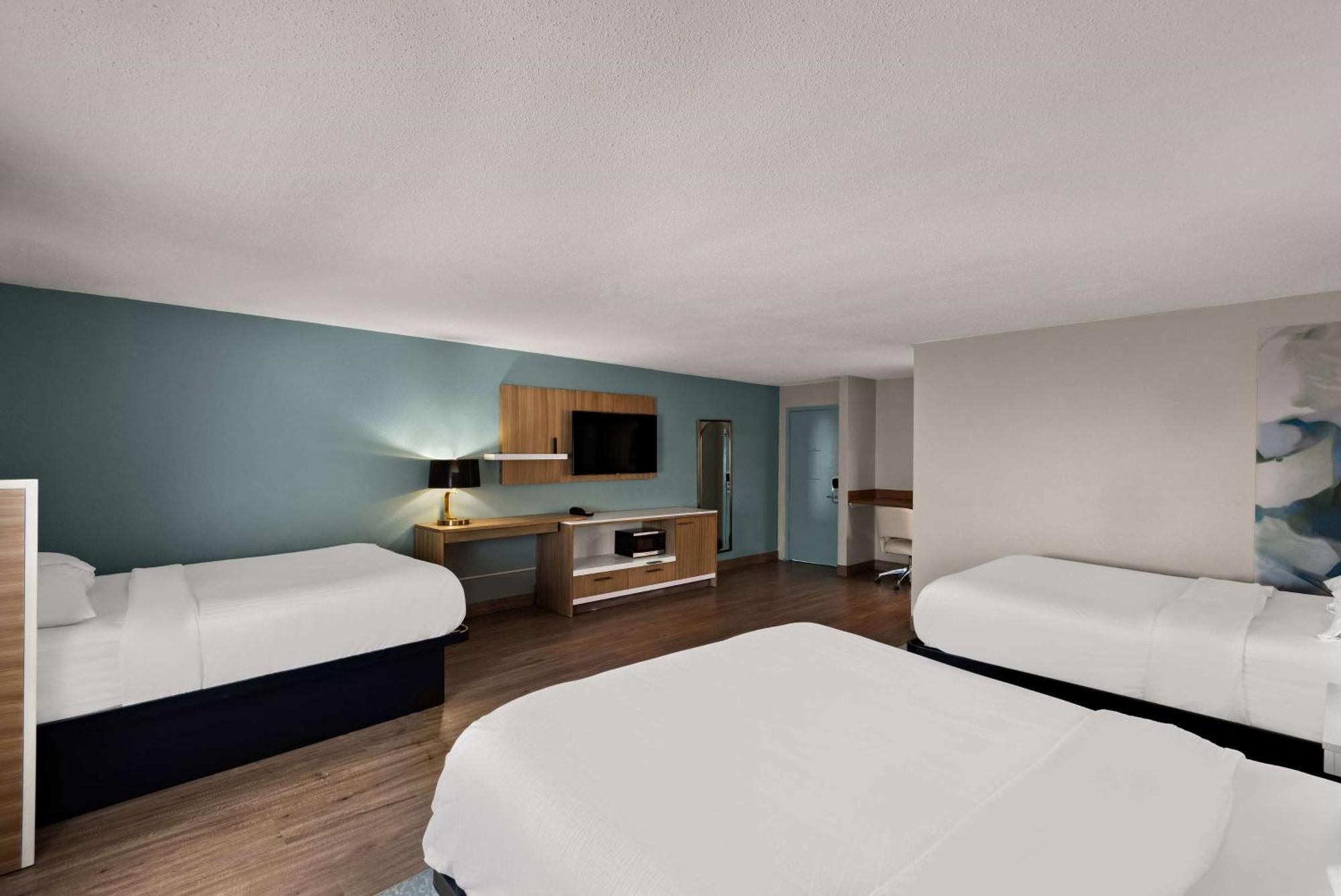 Wyndham Garden 3*